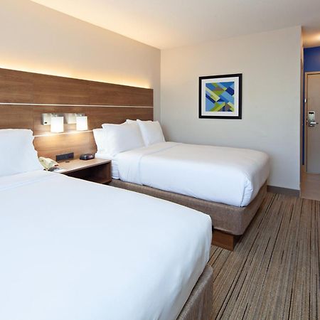Holiday Inn Express Hotel & Suites San Diego-Escondido By Ihg Exterior foto