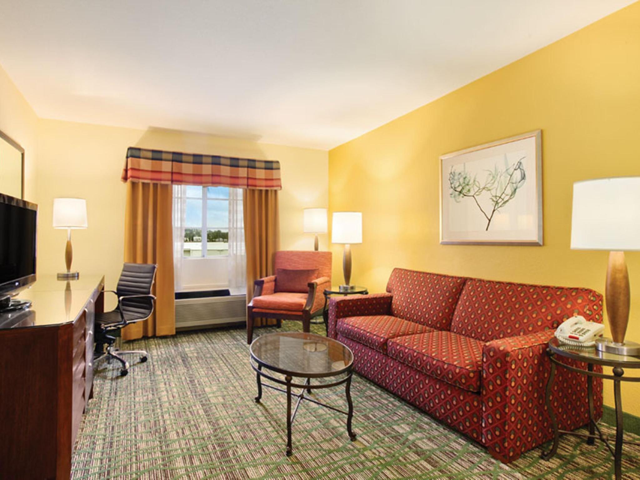 Holiday Inn Express Hotel & Suites San Diego-Escondido By Ihg Exterior foto