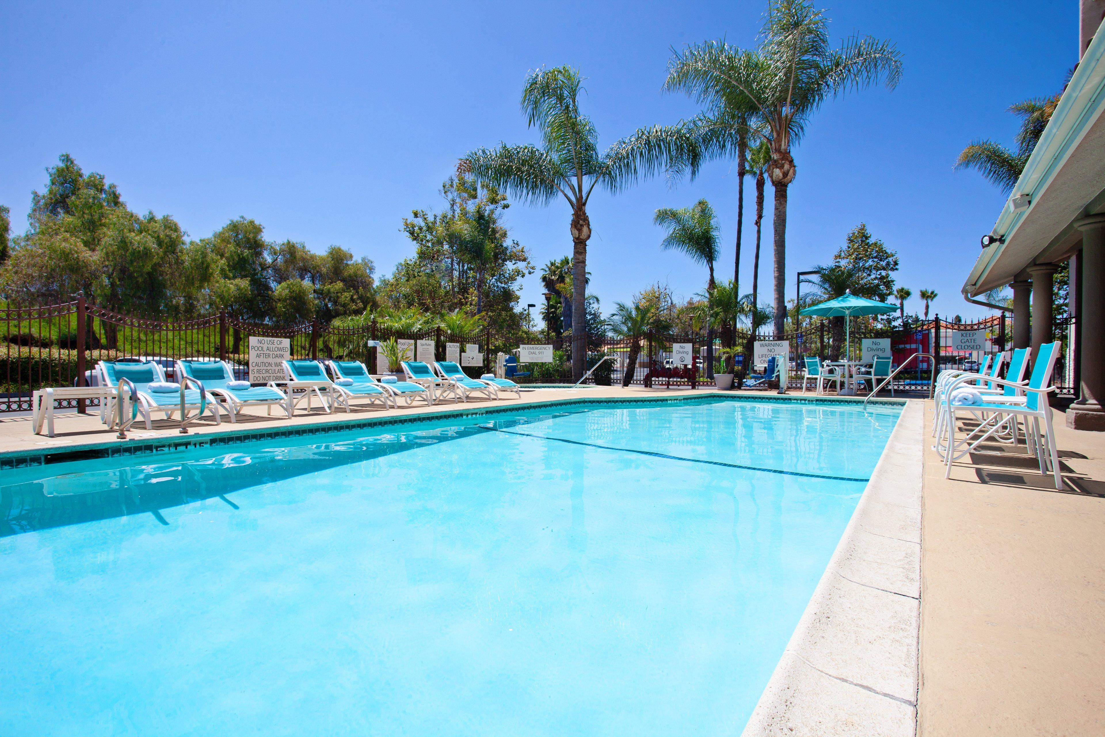 Holiday Inn Express Hotel & Suites San Diego-Escondido By Ihg Exterior foto