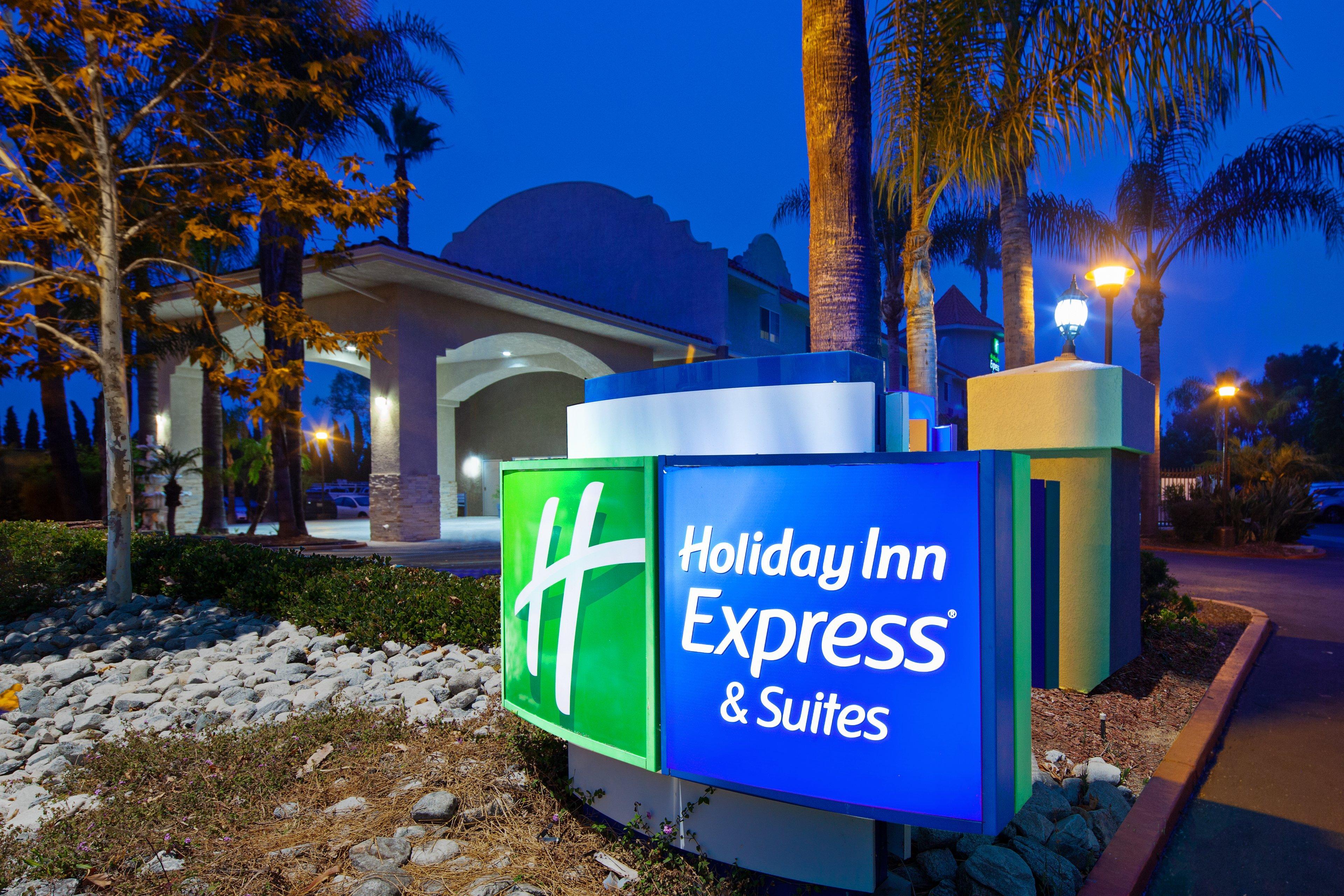 Holiday Inn Express Hotel & Suites San Diego-Escondido By Ihg Exterior foto
