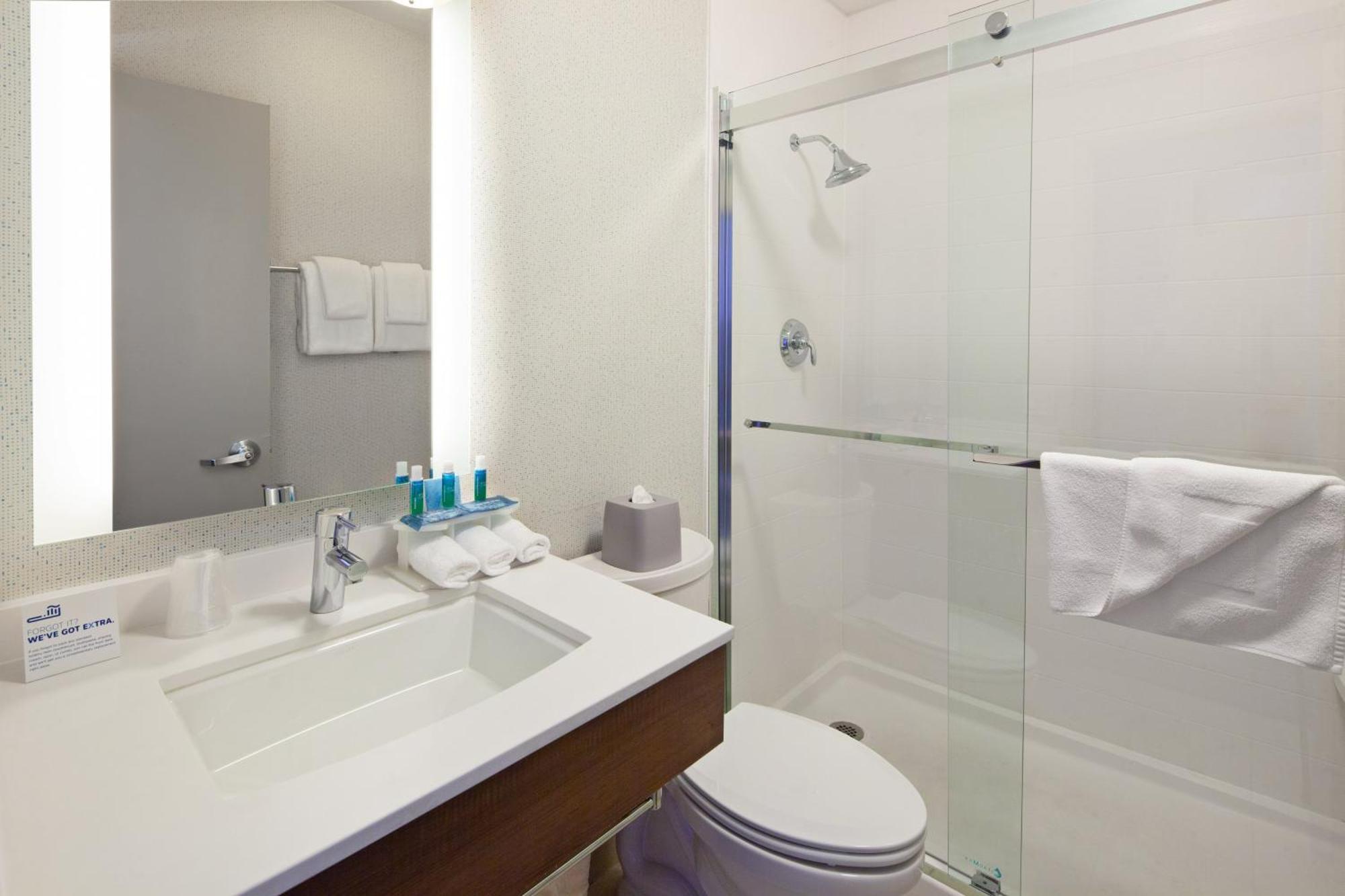Holiday Inn Express Hotel & Suites San Diego-Escondido By Ihg Exterior foto