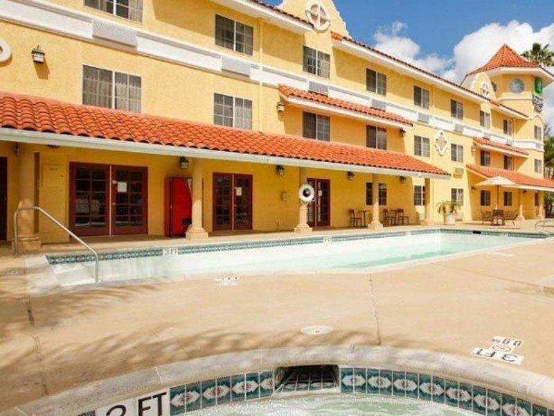 Holiday Inn Express Hotel & Suites San Diego-Escondido By Ihg Exterior foto