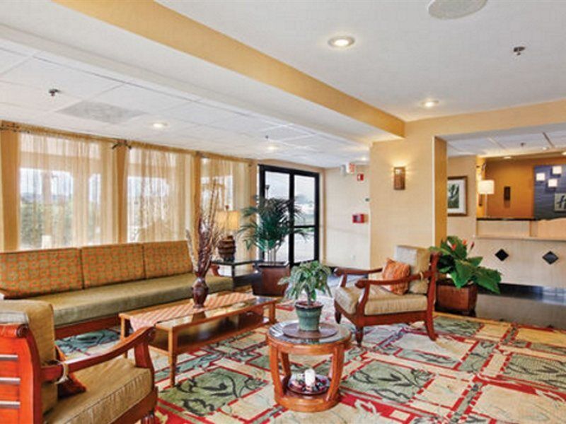Holiday Inn Express Hotel & Suites San Diego-Escondido By Ihg Exterior foto