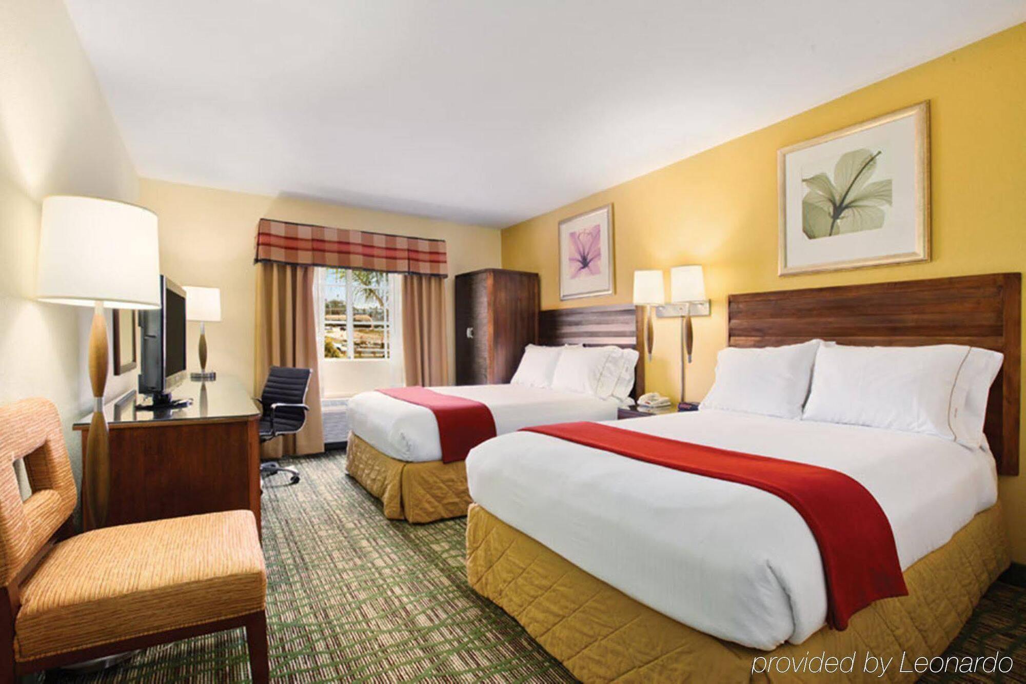 Holiday Inn Express Hotel & Suites San Diego-Escondido By Ihg Exterior foto